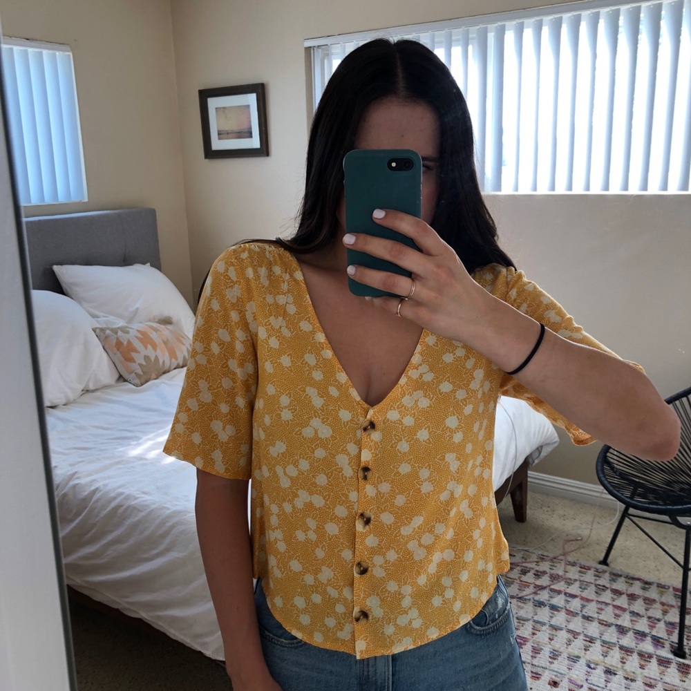 Amuse Society top